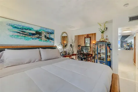 1820 S Treasure Drive North Bay Village FL 33141