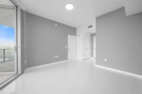 851 NE 1st Avenue Miami FL 33132