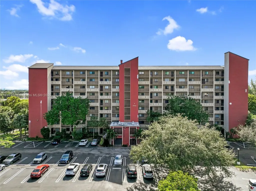 2206 S Cypress Bend Drive Pompano Beach FL 33069