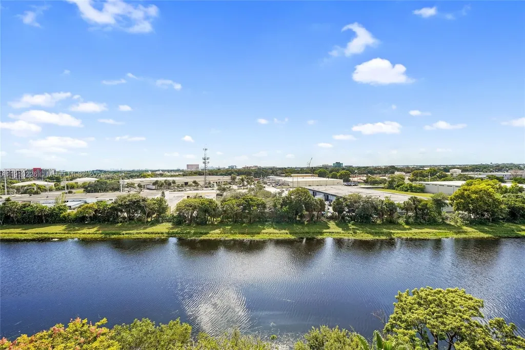 2206 S Cypress Bend Drive Pompano Beach FL 33069