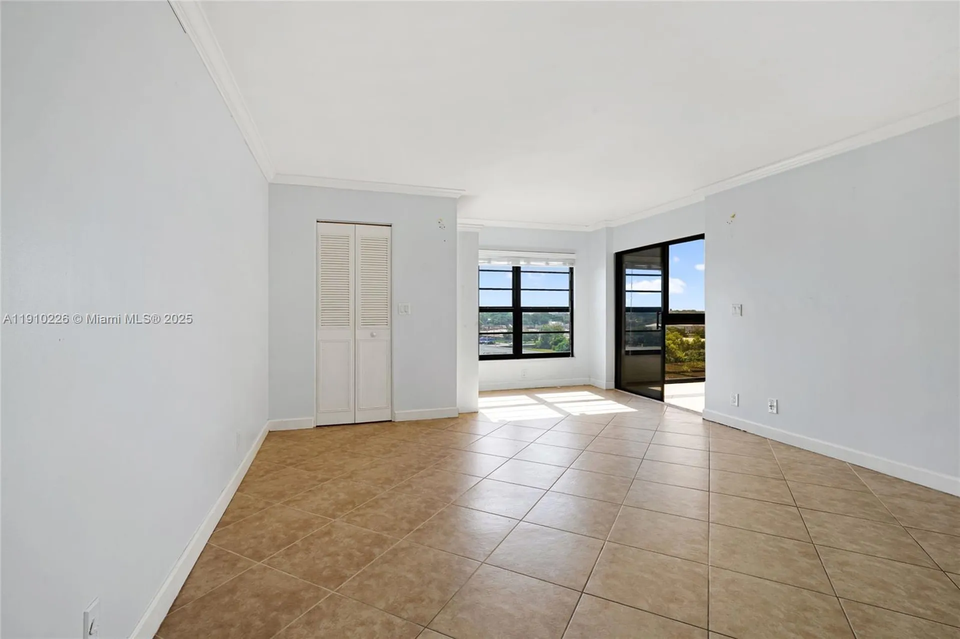 2206 S Cypress Bend Drive Pompano Beach FL 33069