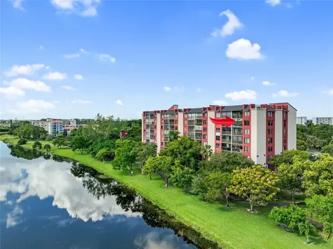 2206 S Cypress Bend Drive Pompano Beach FL 33069
