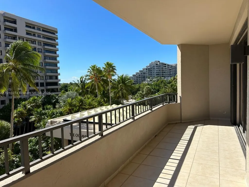 251 Crandon Boulevard Key Biscayne FL 33149