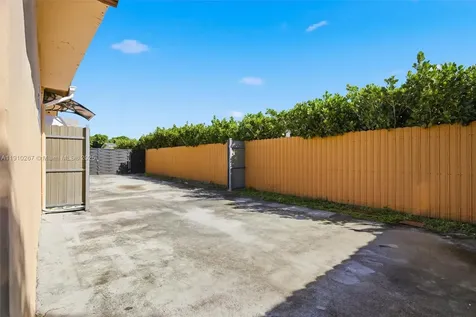 4260 NW 169th Terrace Miami Gardens FL 33055
