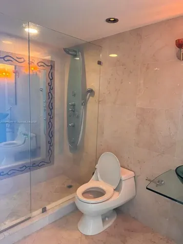 5025 Collins Avenue Miami Beach FL 33140