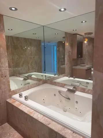 5025 Collins Avenue Miami Beach FL 33140