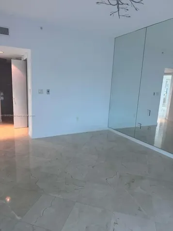 5025 Collins Avenue Miami Beach FL 33140
