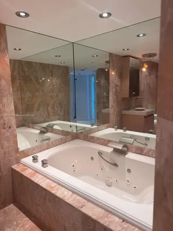 5025 Collins Avenue Miami Beach FL 33140