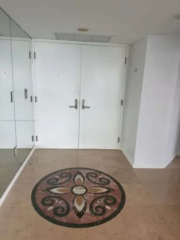 5025 Collins Avenue Miami Beach FL 33140