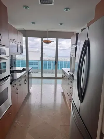 5025 Collins Avenue Miami Beach FL 33140