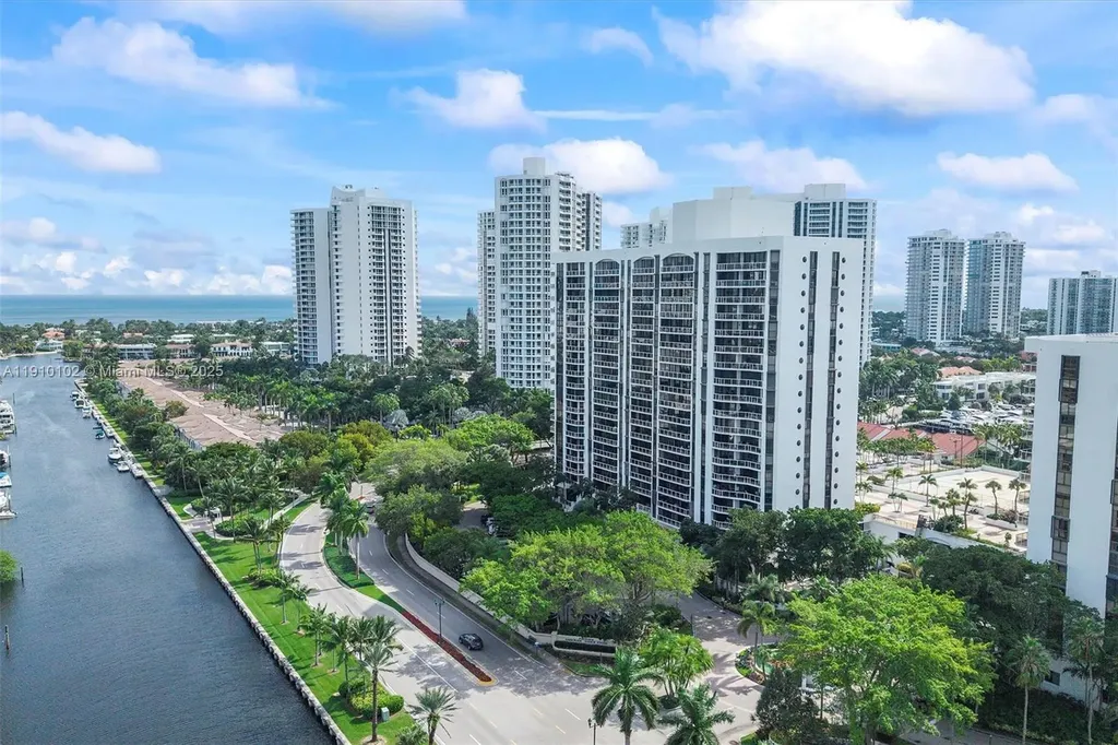 3640 Yacht Club Drive Aventura FL 33180