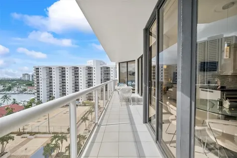 3640 Yacht Club Drive Aventura FL 33180