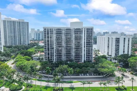 3640 Yacht Club Drive Aventura FL 33180