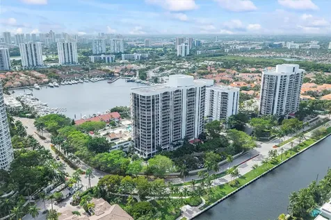 3640 Yacht Club Drive Aventura FL 33180