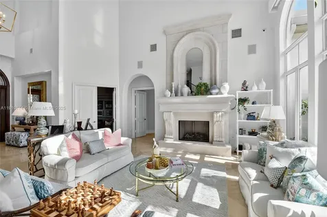 678 Hermitage Circle Palm Beach Gardens FL 33410