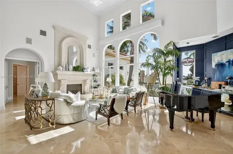 678 Hermitage Circle Palm Beach Gardens FL 33410