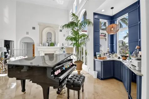 678 Hermitage Circle Palm Beach Gardens FL 33410