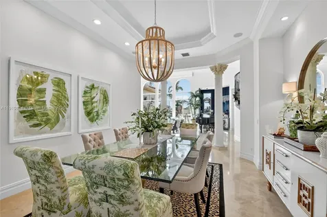 678 Hermitage Circle Palm Beach Gardens FL 33410