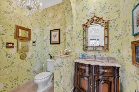 678 Hermitage Circle Palm Beach Gardens FL 33410