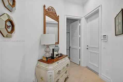 678 Hermitage Circle Palm Beach Gardens FL 33410