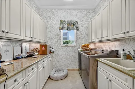 678 Hermitage Circle Palm Beach Gardens FL 33410