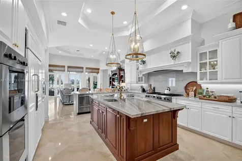 678 Hermitage Circle Palm Beach Gardens FL 33410