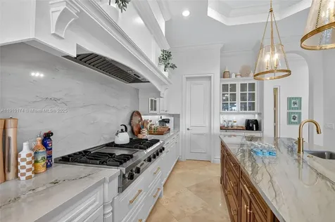 678 Hermitage Circle Palm Beach Gardens FL 33410