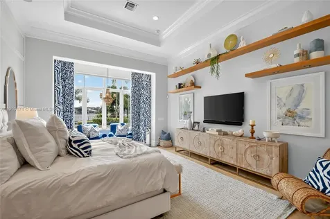 678 Hermitage Circle Palm Beach Gardens FL 33410