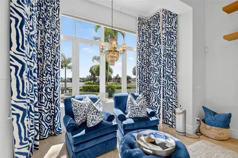 678 Hermitage Circle Palm Beach Gardens FL 33410