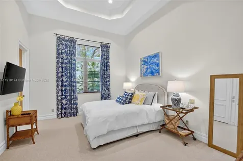 678 Hermitage Circle Palm Beach Gardens FL 33410