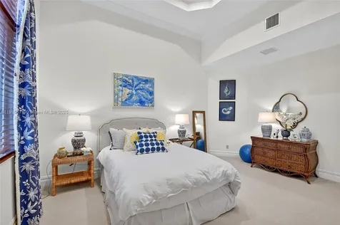 678 Hermitage Circle Palm Beach Gardens FL 33410