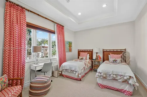 678 Hermitage Circle Palm Beach Gardens FL 33410