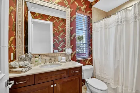 678 Hermitage Circle Palm Beach Gardens FL 33410