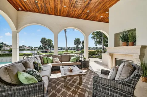 678 Hermitage Circle Palm Beach Gardens FL 33410