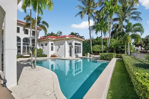 678 Hermitage Circle Palm Beach Gardens FL 33410