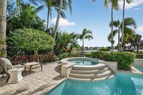 678 Hermitage Circle Palm Beach Gardens FL 33410