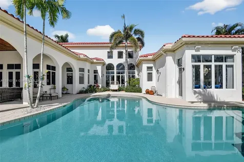 678 Hermitage Circle Palm Beach Gardens FL 33410