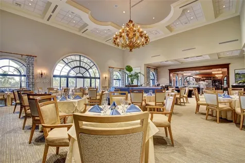 678 Hermitage Circle Palm Beach Gardens FL 33410