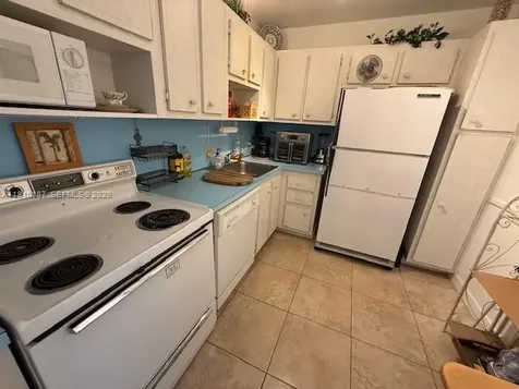 3625 N Country Club Drive Aventura FL 33180