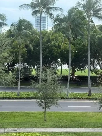 3625 N Country Club Drive Aventura FL 33180