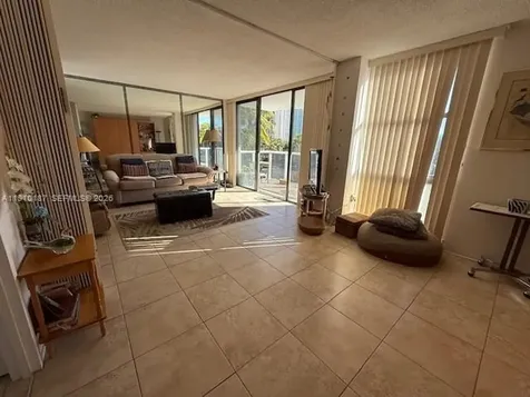 3625 N Country Club Drive Aventura FL 33180