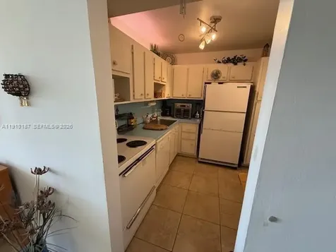 3625 N Country Club Drive Aventura FL 33180