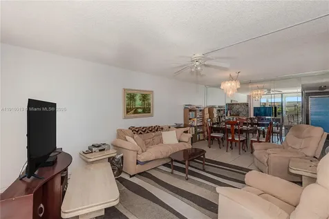 2800 Somerset Drive Lauderdale Lakes FL 33311