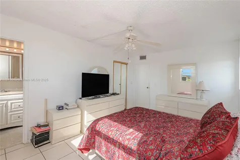 2800 Somerset Drive Lauderdale Lakes FL 33311