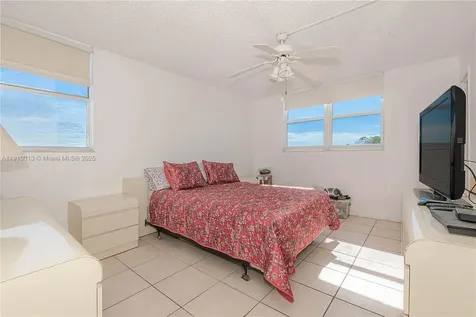 2800 Somerset Drive Lauderdale Lakes FL 33311