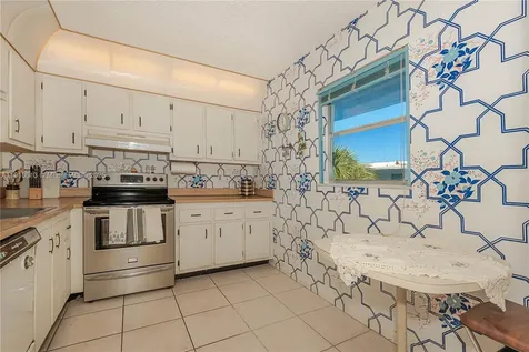2800 Somerset Drive Lauderdale Lakes FL 33311