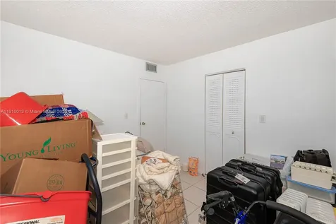2800 Somerset Drive Lauderdale Lakes FL 33311