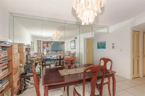 2800 Somerset Drive Lauderdale Lakes FL 33311