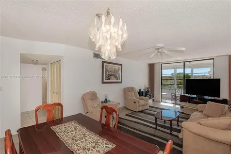2800 Somerset Drive Lauderdale Lakes FL 33311