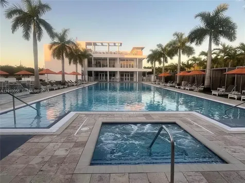 10280 NW 63rd Terrace Doral FL 33178